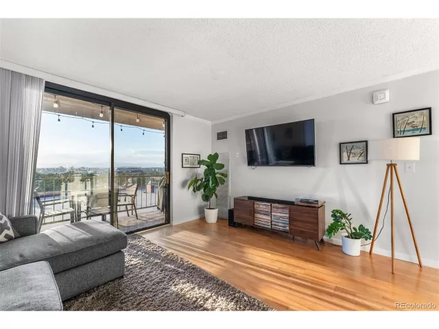 MLS: 6975555 Condo For Sale