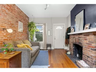 Photo #3: 6978317 Listing