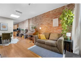 Photo #4: 6978317 Listing