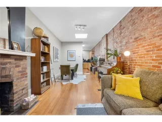 Photo #5: 6978317 Listing