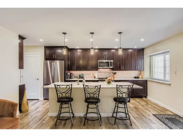 MLS: 6980432 Condo For Sale