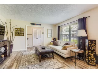 Photo #6: 6980432 Listing