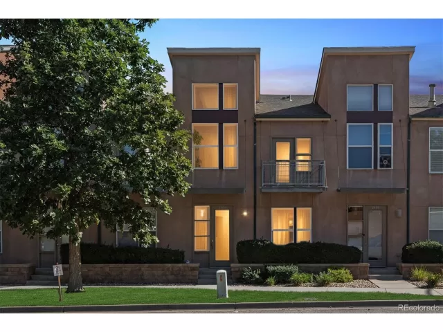 MLS: 6980972 Condo For Sale