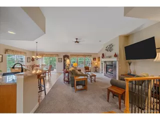 Photo #4: 6984323 Listing