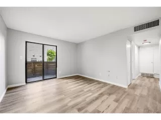 Photo #6: 6987440 Listing