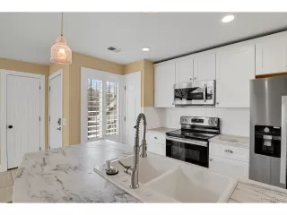 Photo #6: 6988741 Listing