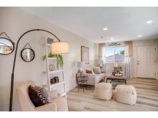 Photo #5: 6988762 Listing