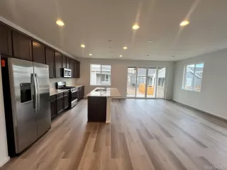Photo #3: 6989103 Listing
