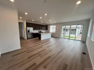 Photo #4: 6989103 Listing