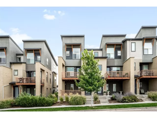 MLS: 6989727 Condo For Sale