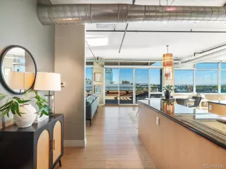 Photo #6: 6989841 Listing