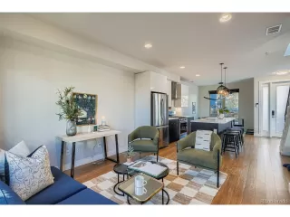 Photo #6: 6991239 Listing