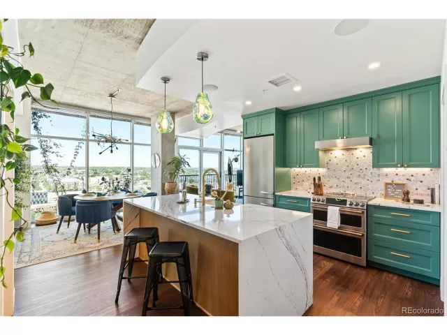 MLS: 6992139 Condo For Sale