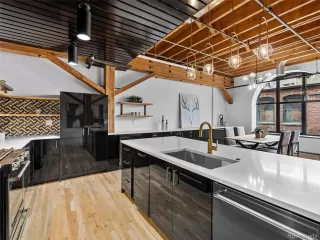 Photo #3: 7006204 Listing 