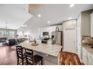 Photo #6: 7009500 Listing 