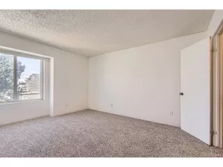 Photo #5: 7010110 Listing