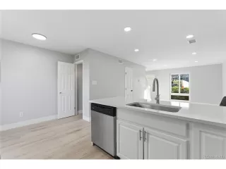 Photo #6: 7011814 Listing