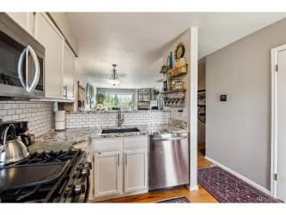 Photo #6: 7012236 Listing