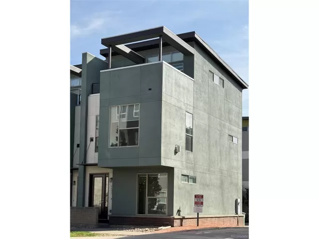 MLS: 7018917 Condo For Sale