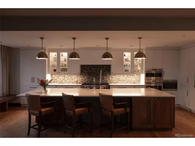 MLS: 7037133 Condo For Sale
