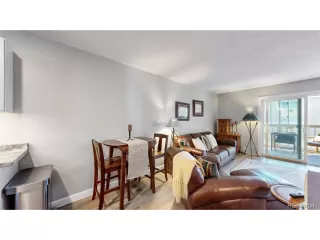 Photo #5: 7042041 Listing