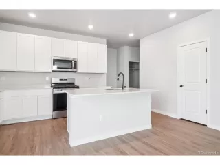 Photo #4: 7046178 Listing