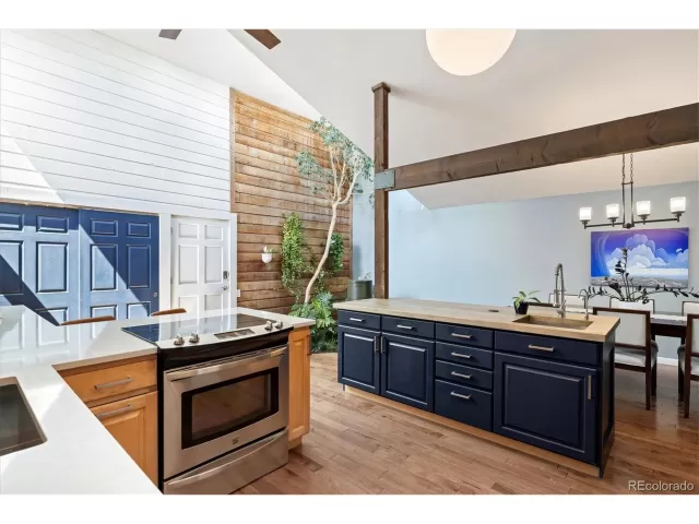 MLS: 7064528 Condo For Sale