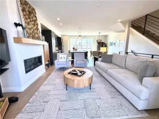 Photo #5: 7065081 Listing 