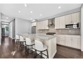 Photo #4: 7078655 Listing