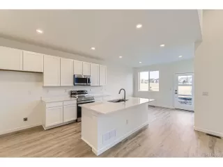 Photo #4: 7087631 Listing 