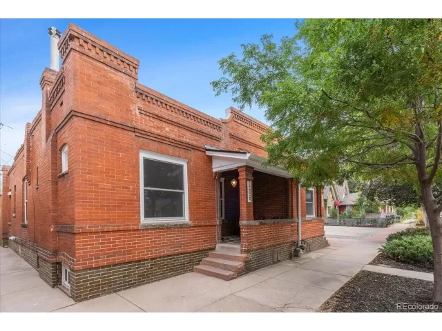 MLS: 7095718 Condo For Sale