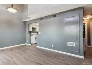 Photo #5: 7099100 Listing