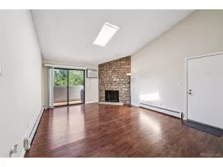 Photo #2: 7109537 Listing