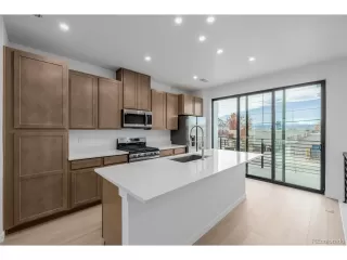 Photo #5: 7109950 Listing 