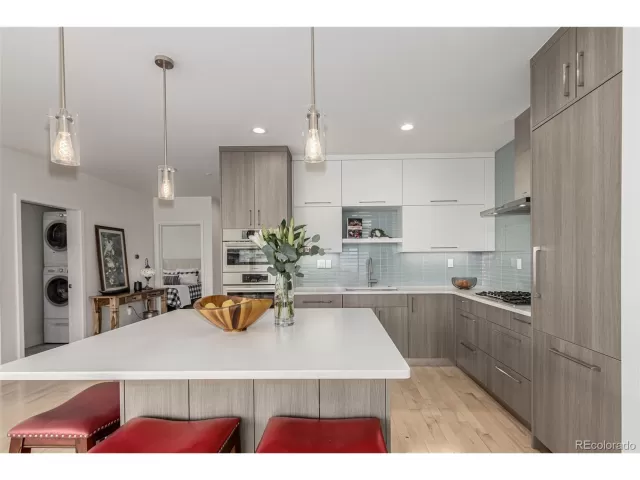 MLS: 7111153 Condo For Sale