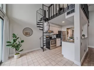 Photo #3: 7117039 Listing 