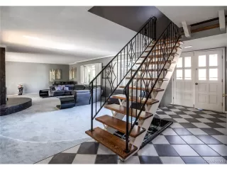 Photo #2: 7118593 Listing