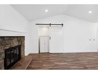 Photo #3: 7120847 Listing