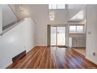 Photo #6: 7120927 Listing