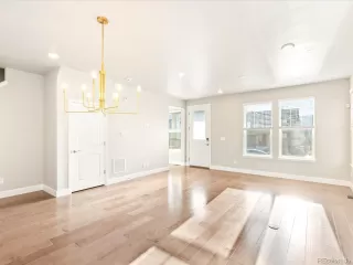 Photo #5: 7123314 Listing