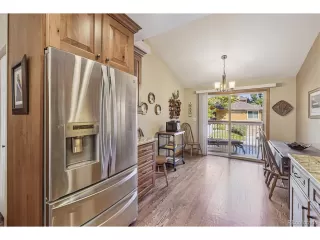 Photo #5: 7123755 Listing