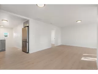 Photo #5: 7123970 Listing