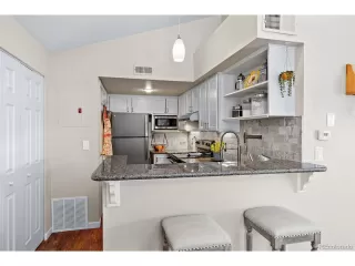 Photo #6: 7130383 Listing 