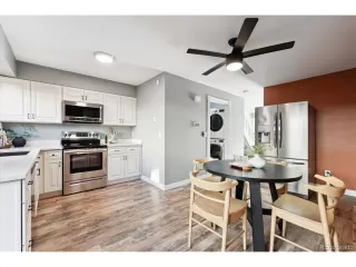 Photo #6: 7133613 Listing