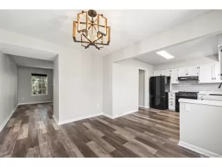 Photo #6: 7144392 Listing