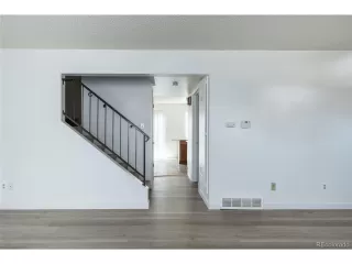 Photo #5: 7150807 Listing