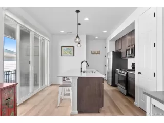 Photo #6: 7150950 Listing