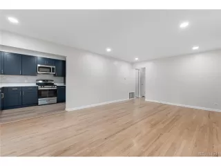 Photo #5: 7151330 Listing