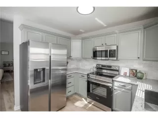 Photo #3: 7169288 Listing