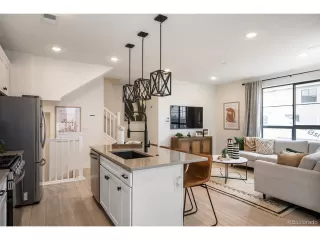 Photo #2: 7176641 Listing